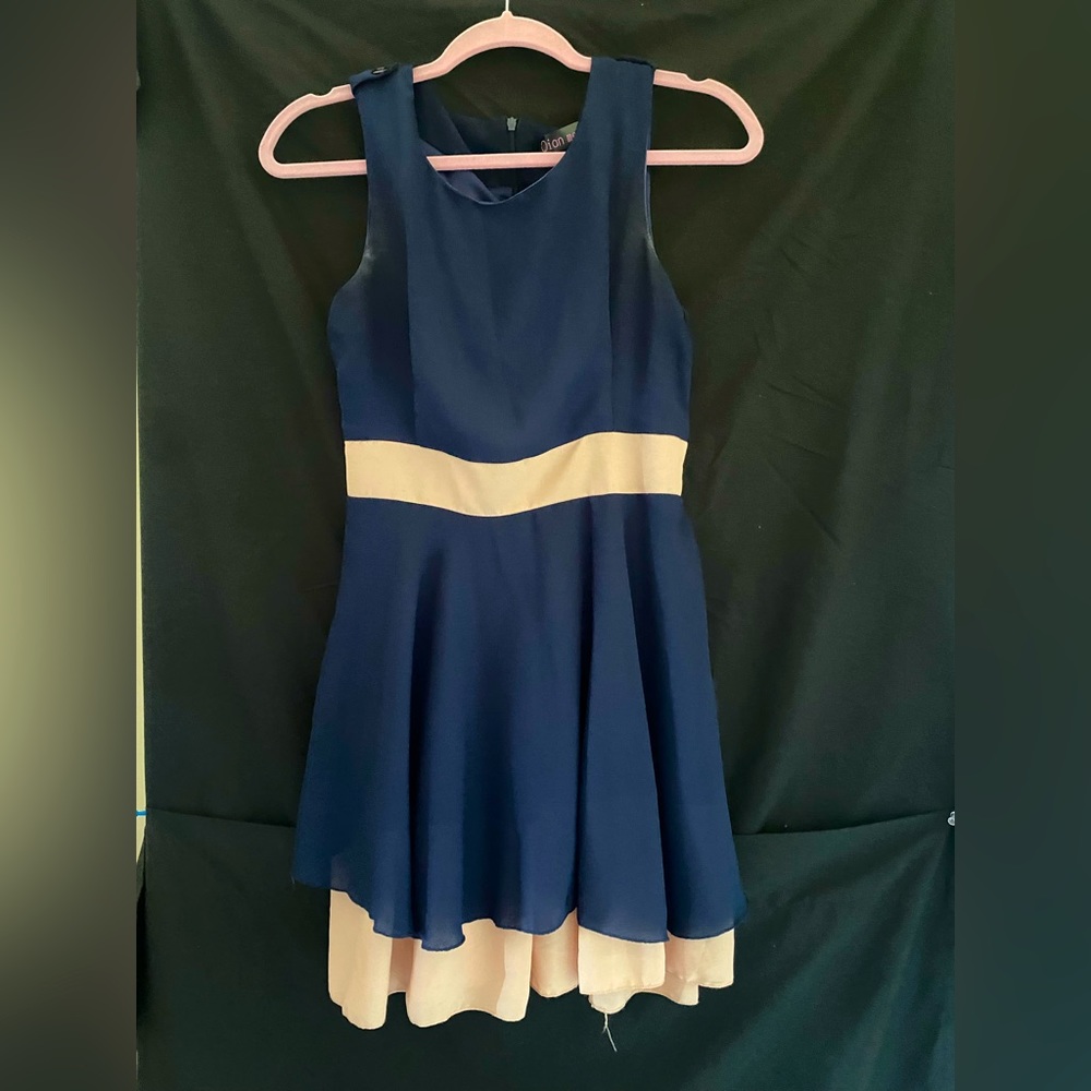 Qian Mei mini cocktail dress size medium but fits like a small.